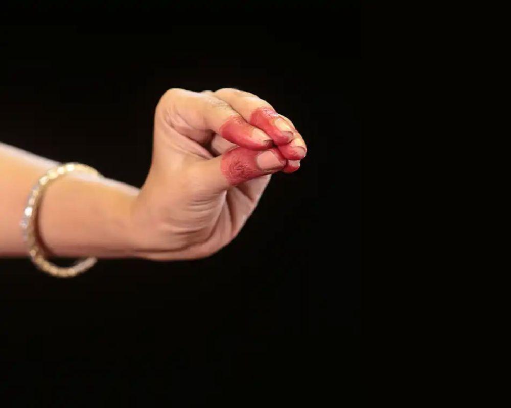 The Mukula mudra
